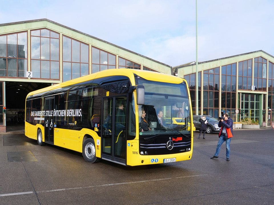 Der Erste Von 15 Vollelektrisch Angetriebenen Mercedes-Benz ECitaro ...